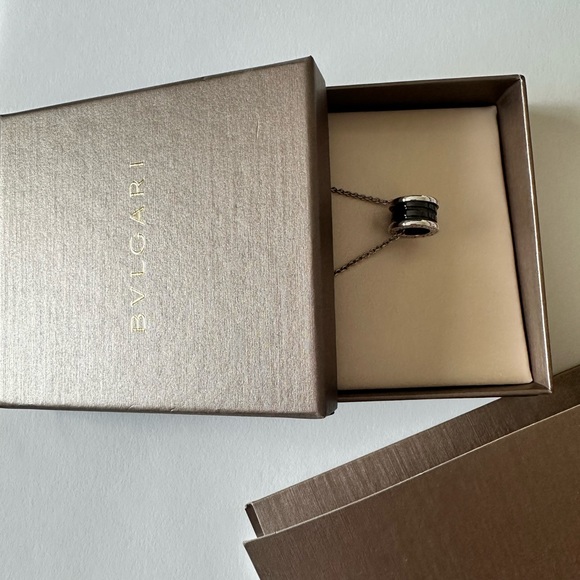 BVLGARI SAVE THE CHILDREN NECKLACE - Picture 3 of 5